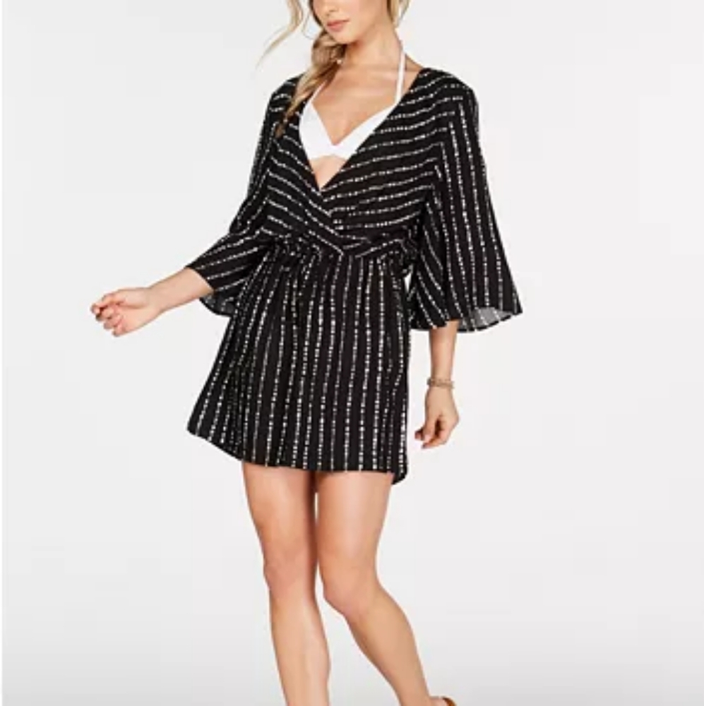 Bar III

Dot-Stripe Flutter-Sleeve Cover-Up S